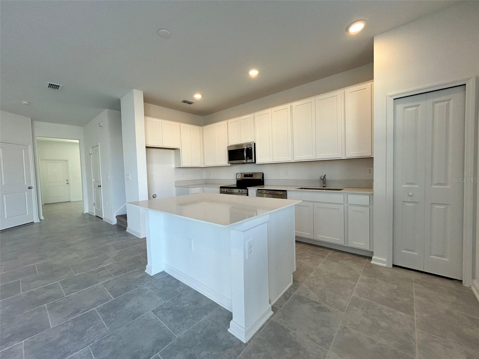 Image 2 of 21 For 3019 Chantilly Drive