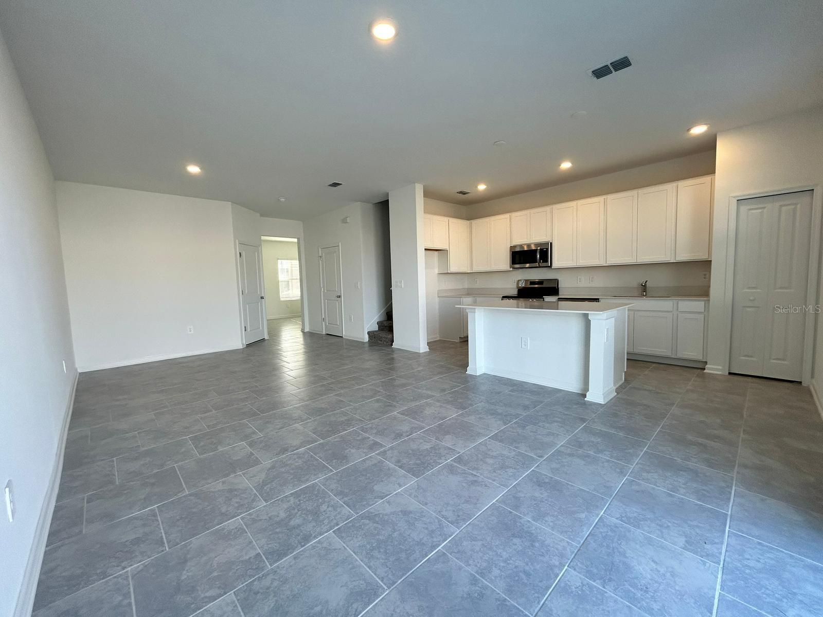 Image 3 of 21 For 3019 Chantilly Drive