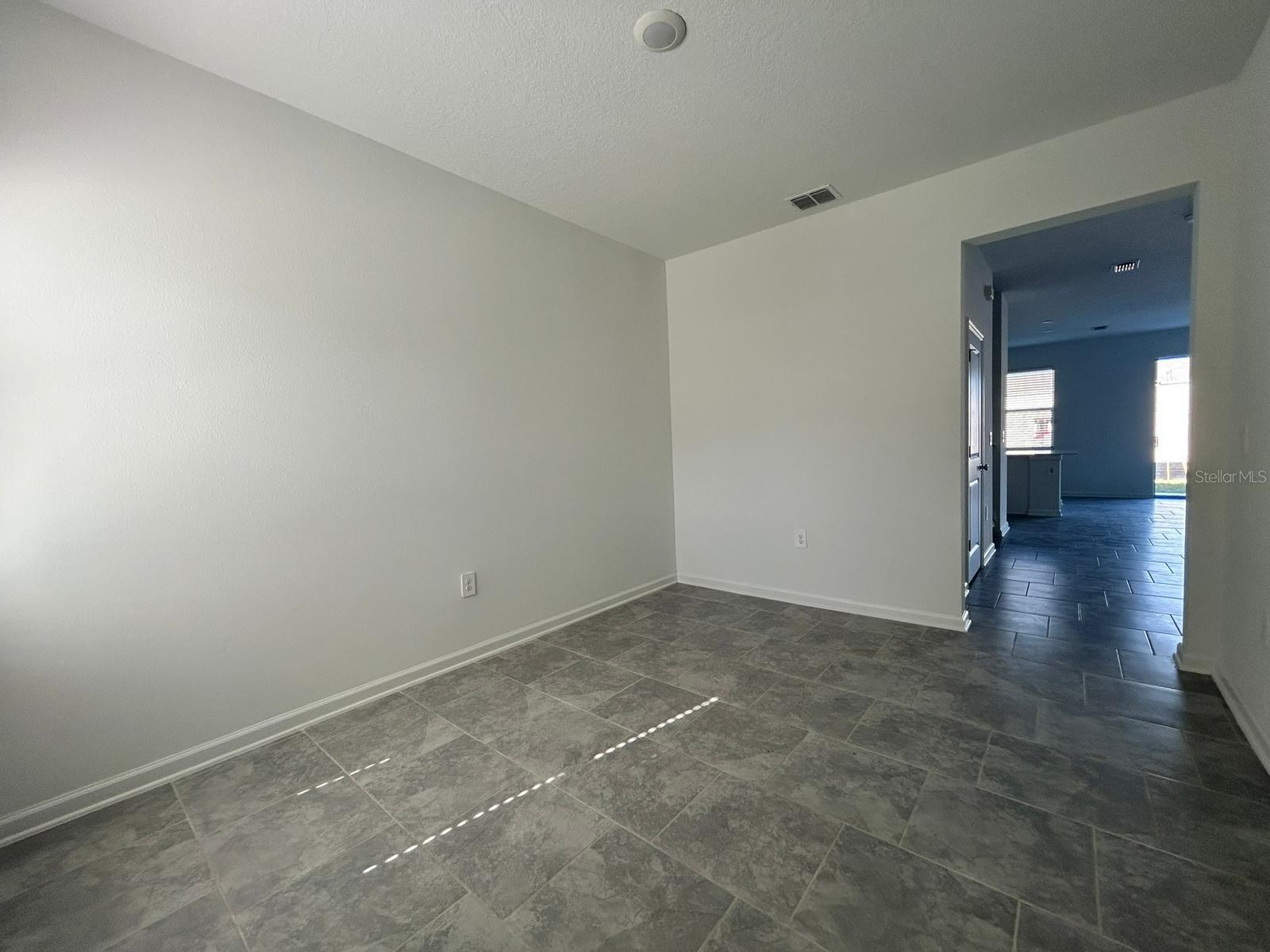 Image 4 of 21 For 3019 Chantilly Drive