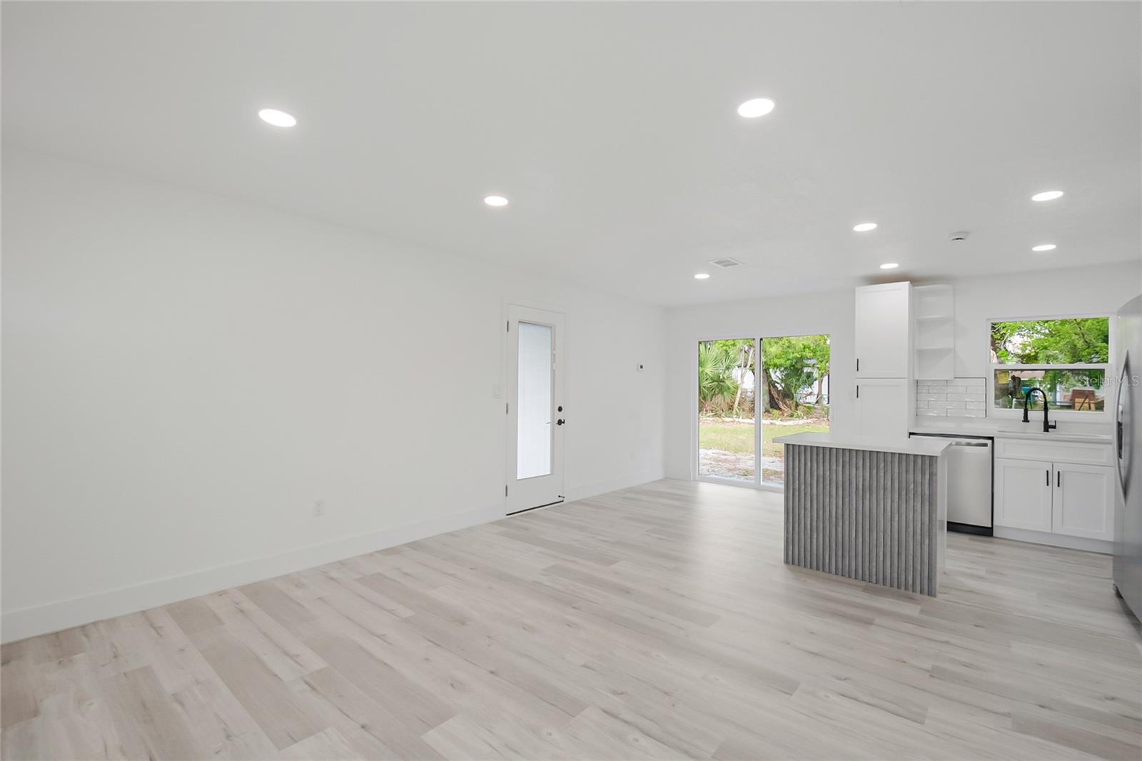 Image 12 of 37 For 3307 Mahalia Place