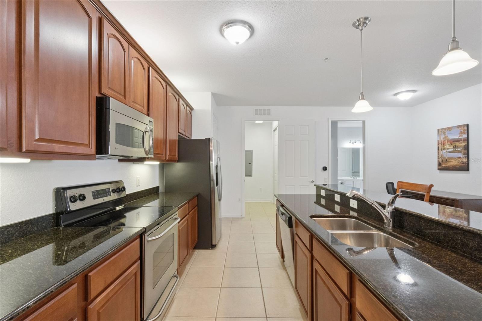 Image 12 of 52 For 4816 Cayview Avenue 201