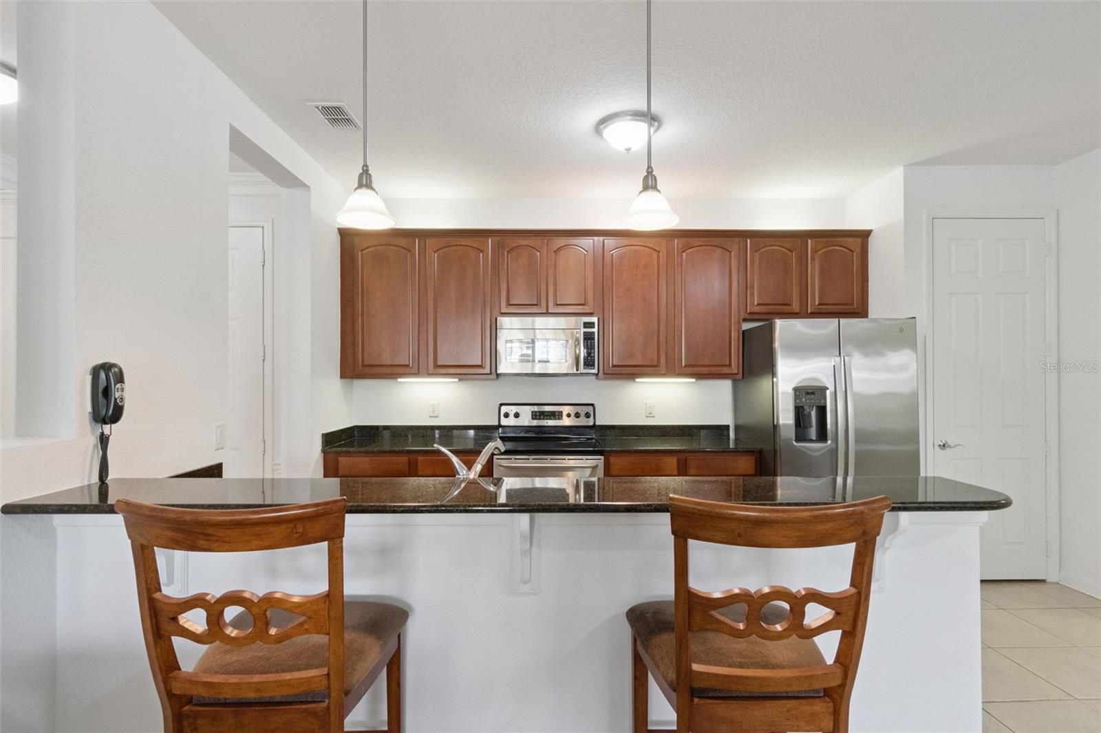 Image 14 of 52 For 4816 Cayview Avenue 201