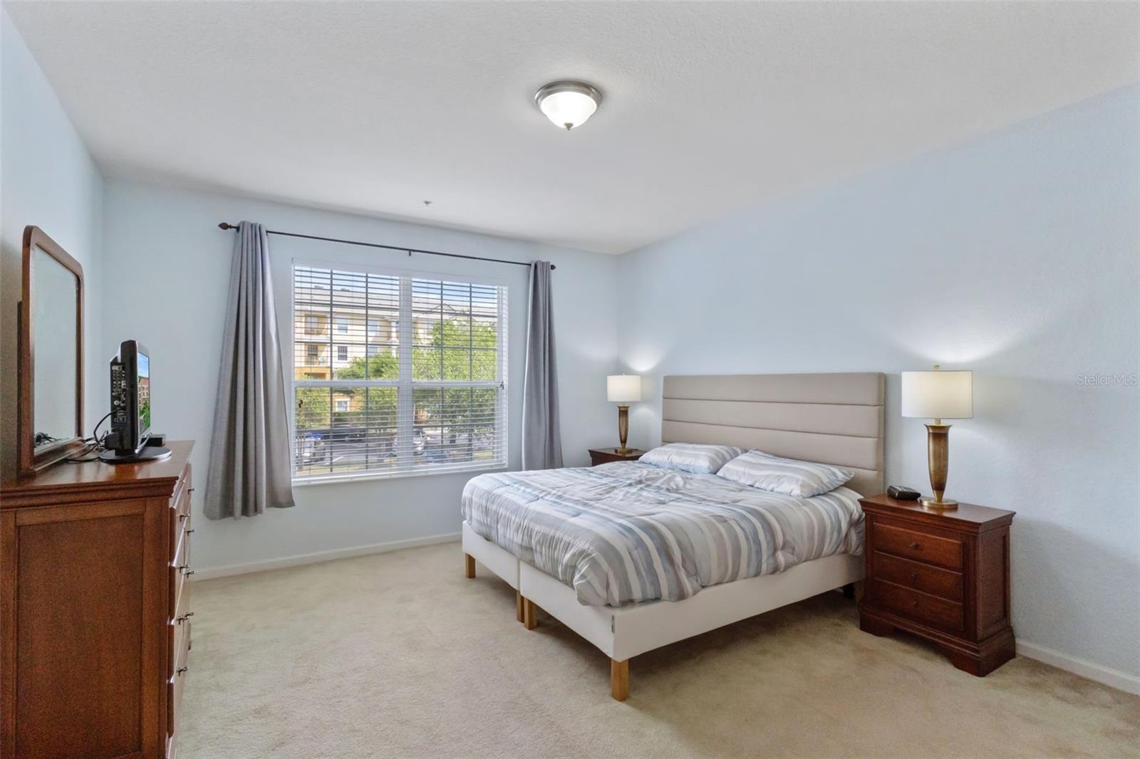 Image 18 of 52 For 4816 Cayview Avenue 201