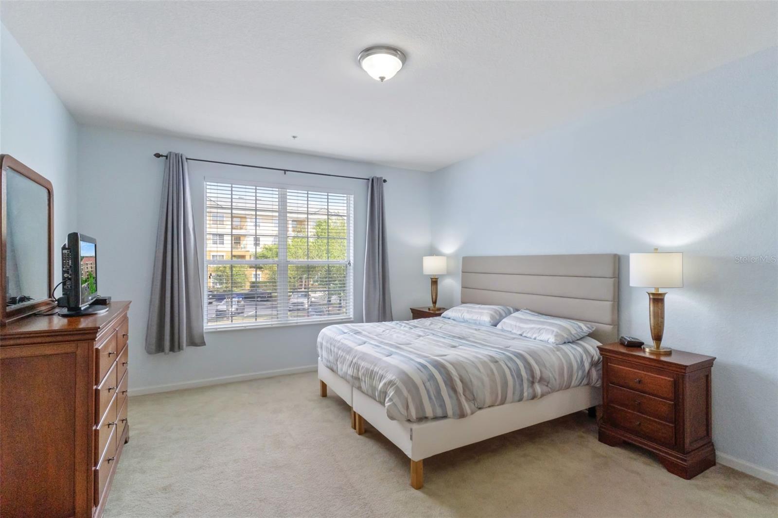 Image 19 of 52 For 4816 Cayview Avenue 201