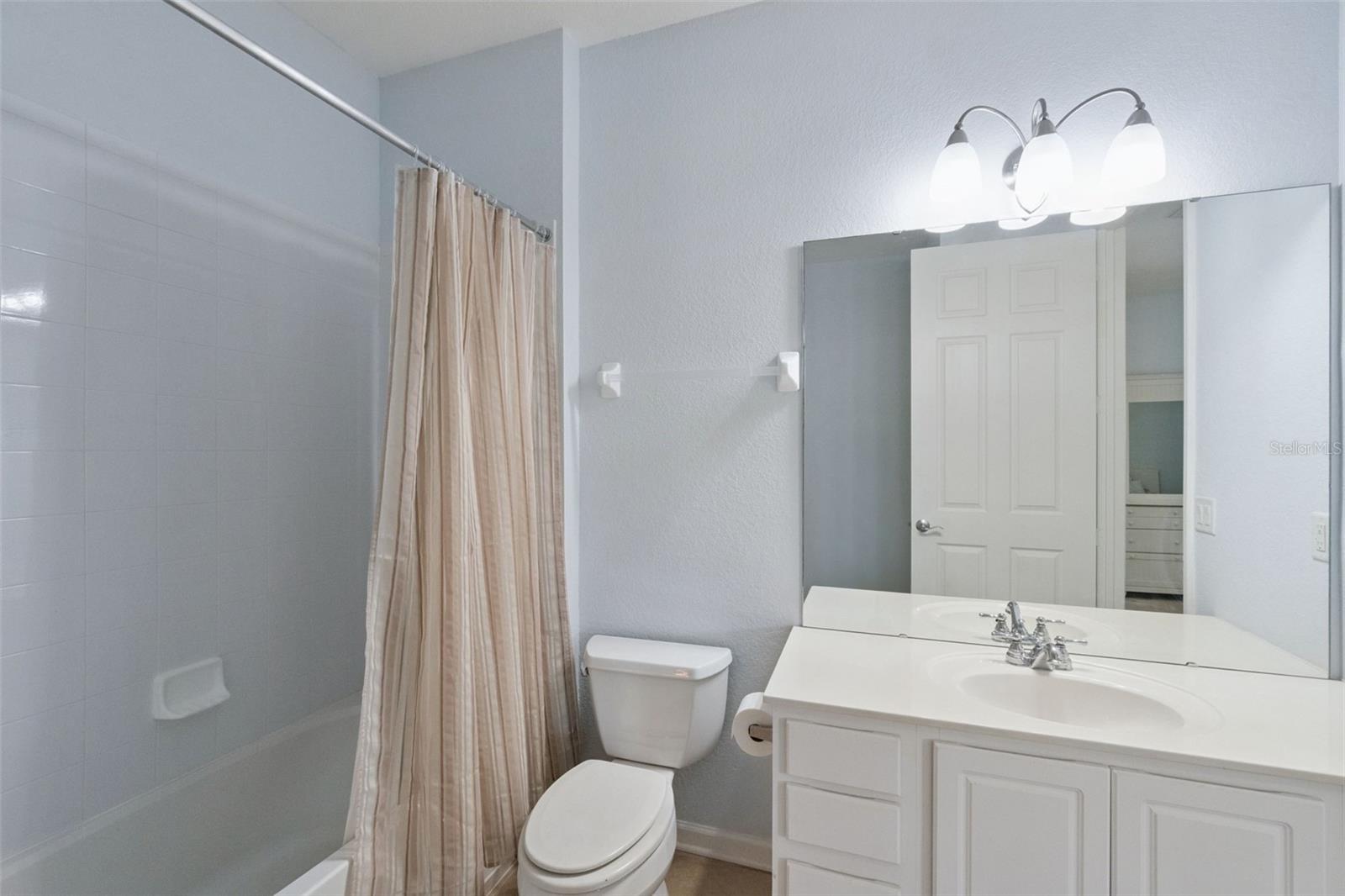 Image 22 of 52 For 4816 Cayview Avenue 201