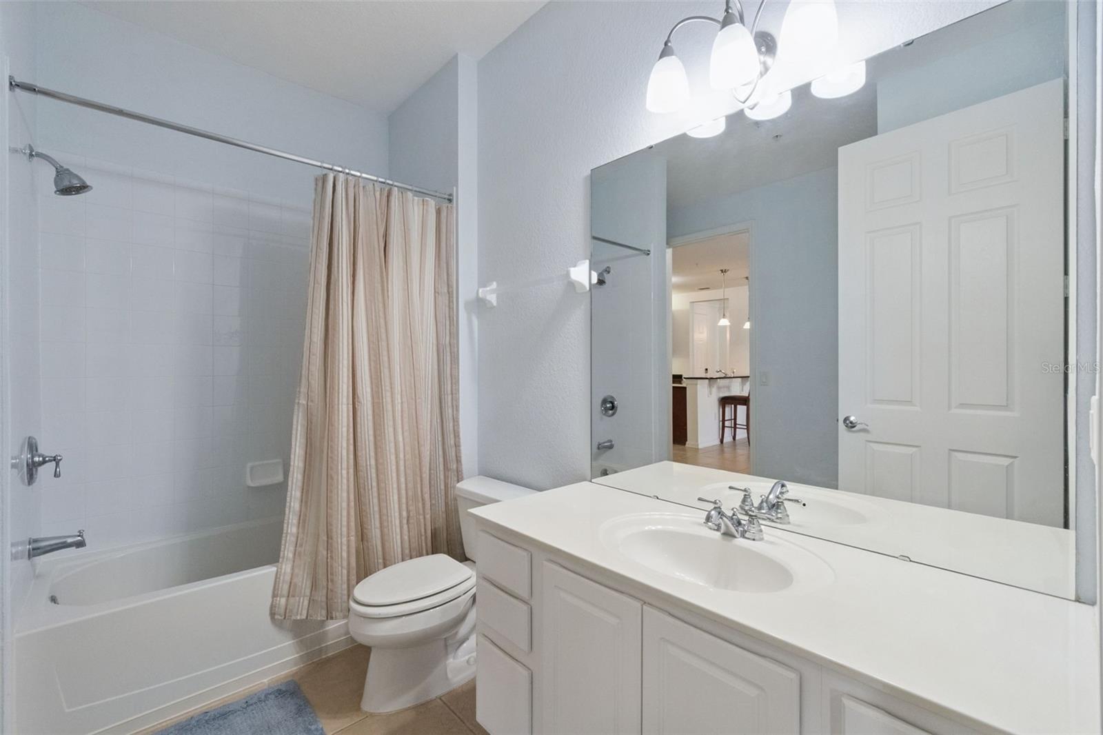 Image 23 of 52 For 4816 Cayview Avenue 201