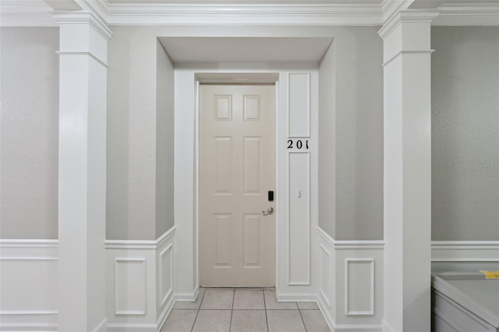 Image 6 of 52 For 4816 Cayview Avenue 201