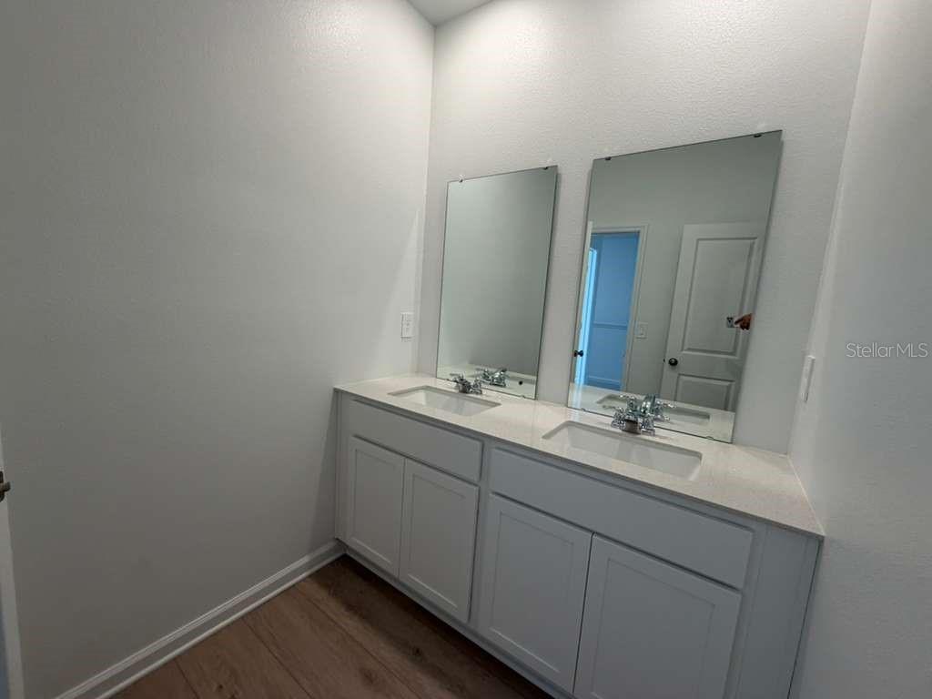 Image 19 of 47 For 5195 Loyalty Drive