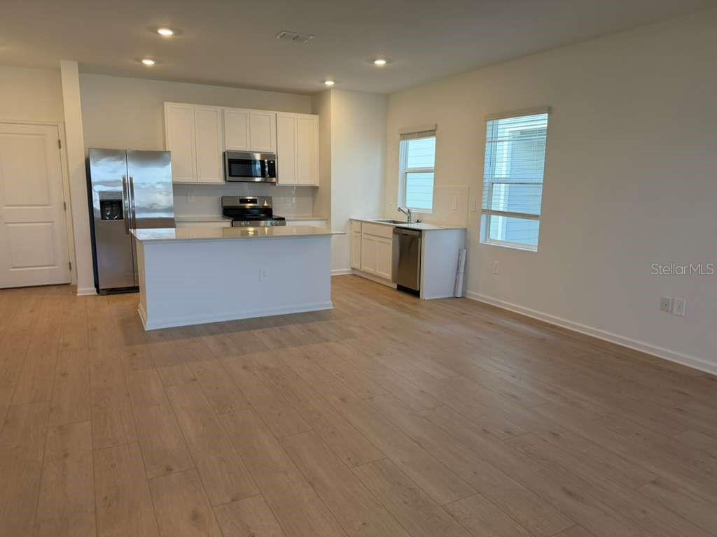 Image 5 of 47 For 5195 Loyalty Drive