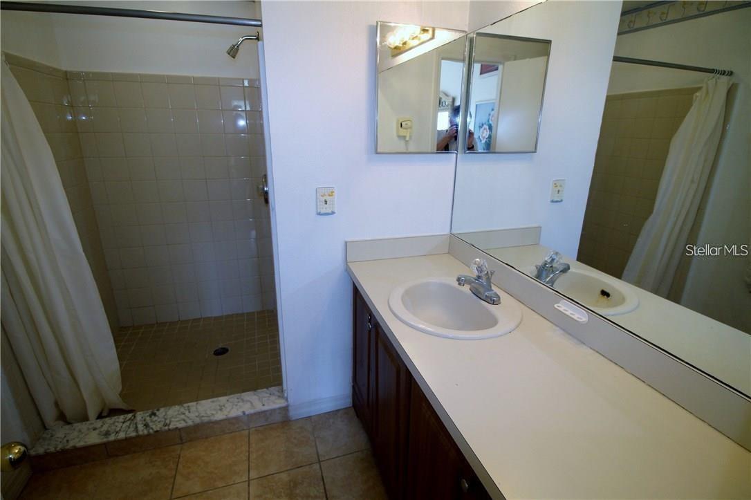 Image 11 of 17 For 5004 Laguna Bay Circle 54