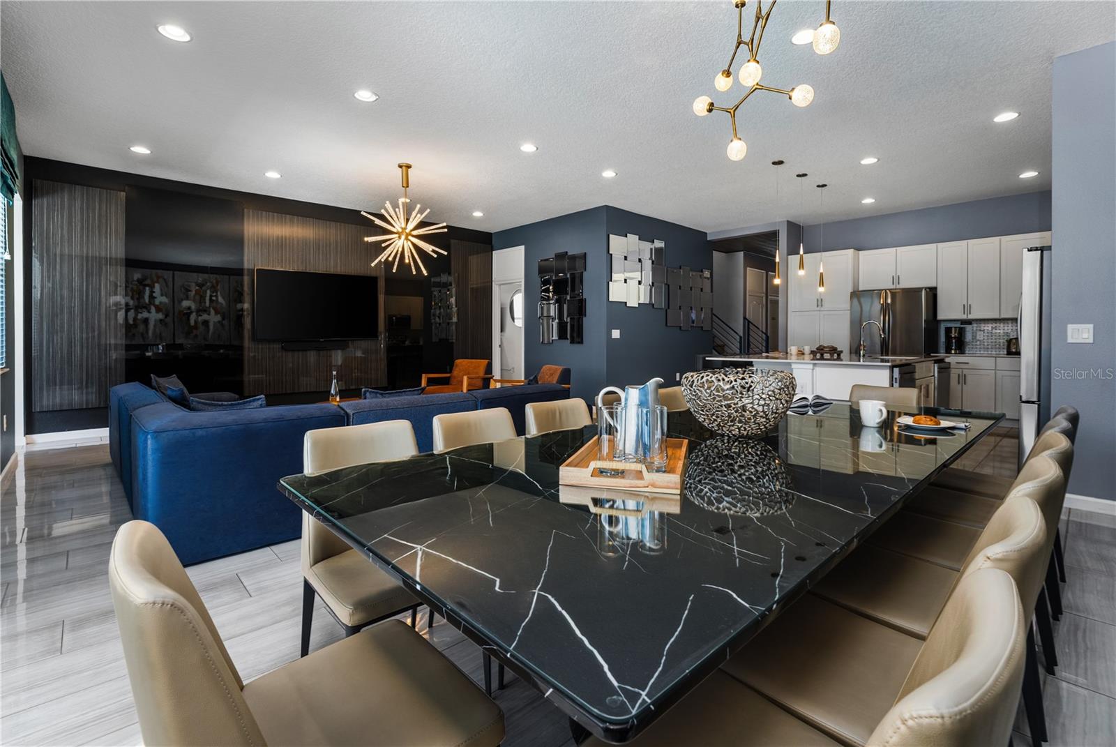 Image 10 of 35 For 8009 Oak Shadow Court