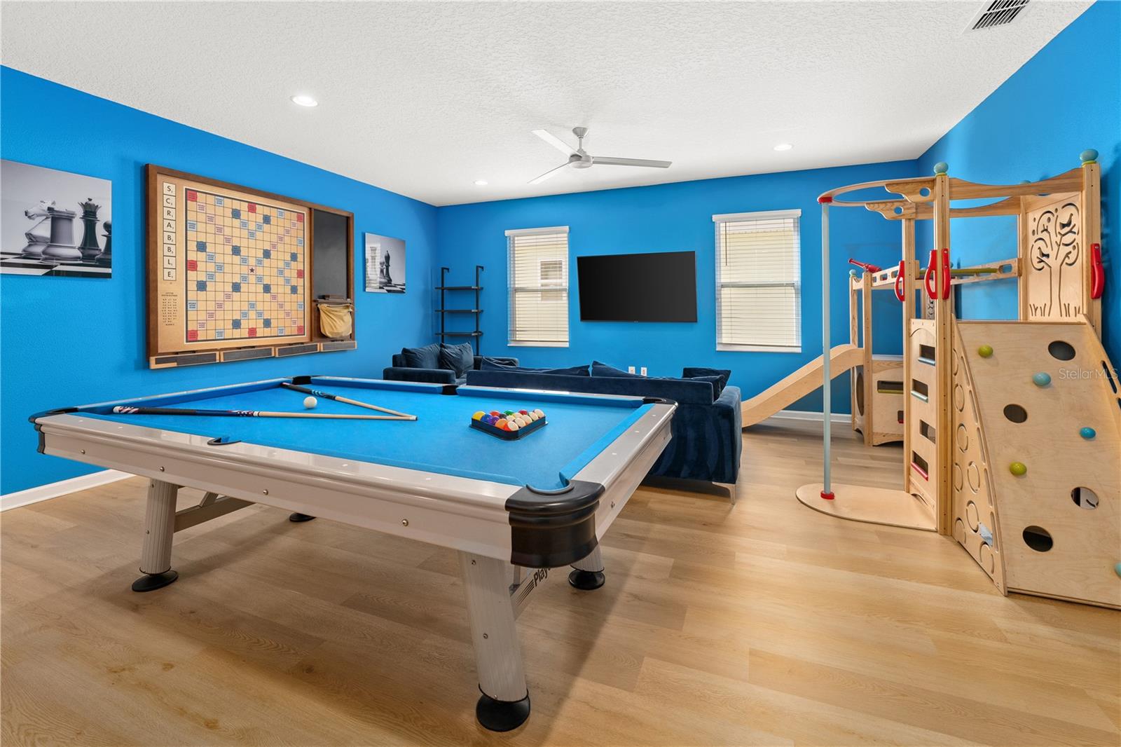 Image 18 of 35 For 8009 Oak Shadow Court