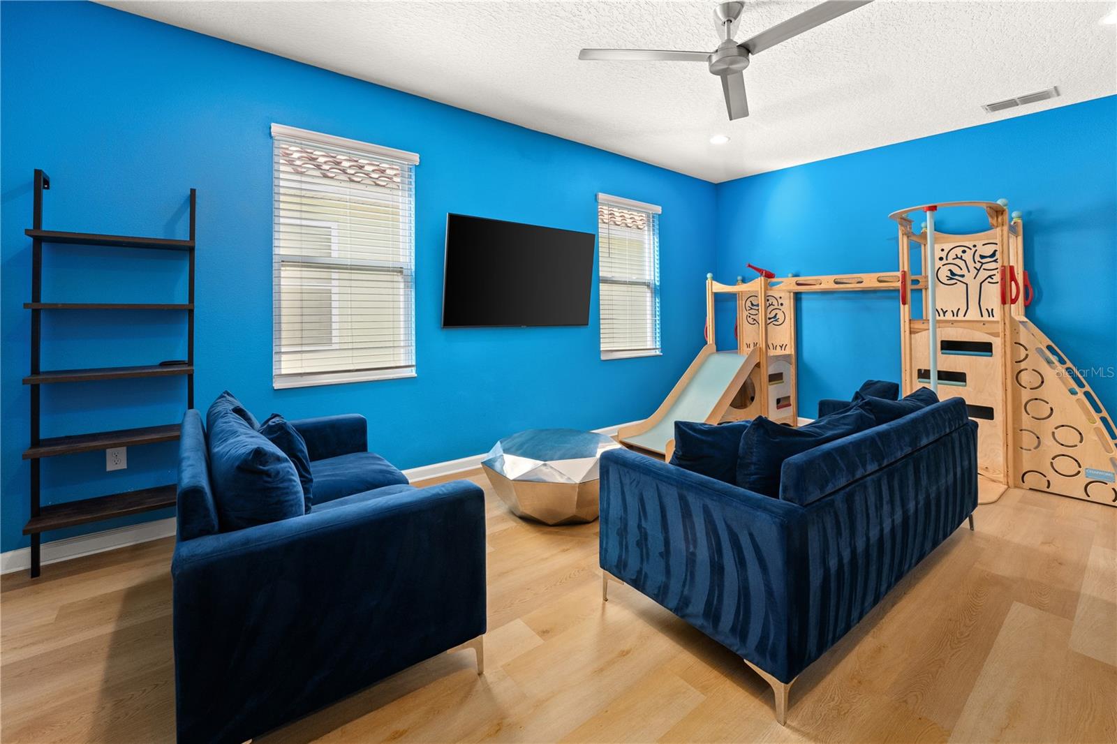 Image 20 of 35 For 8009 Oak Shadow Court