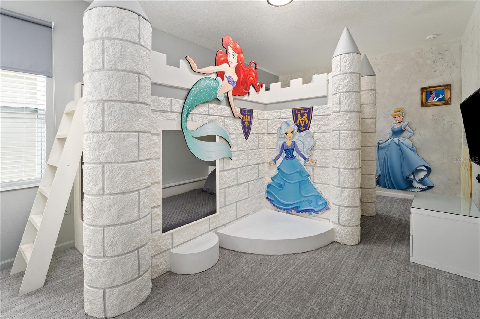 Image 21 of 35 For 8009 Oak Shadow Court