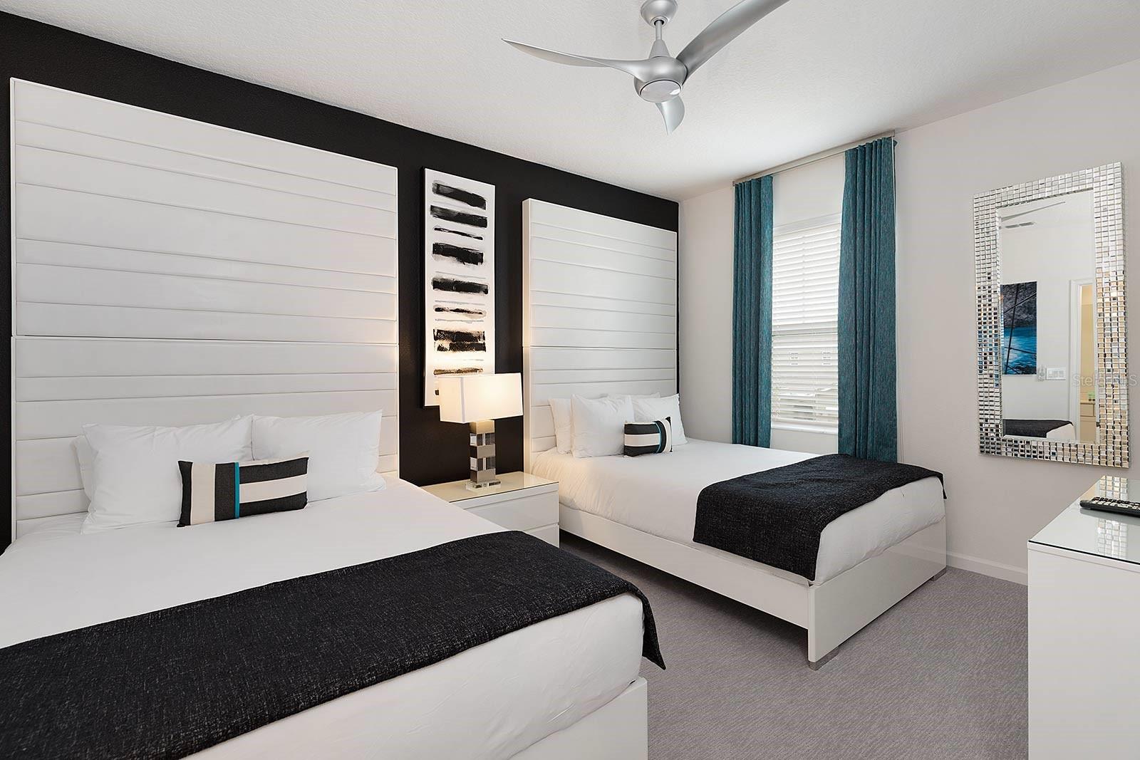 Image 26 of 35 For 8009 Oak Shadow Court