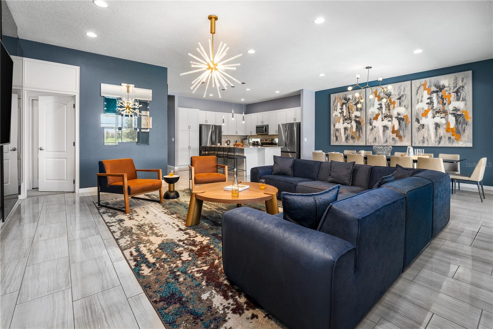 Image 5 of 35 For 8009 Oak Shadow Court