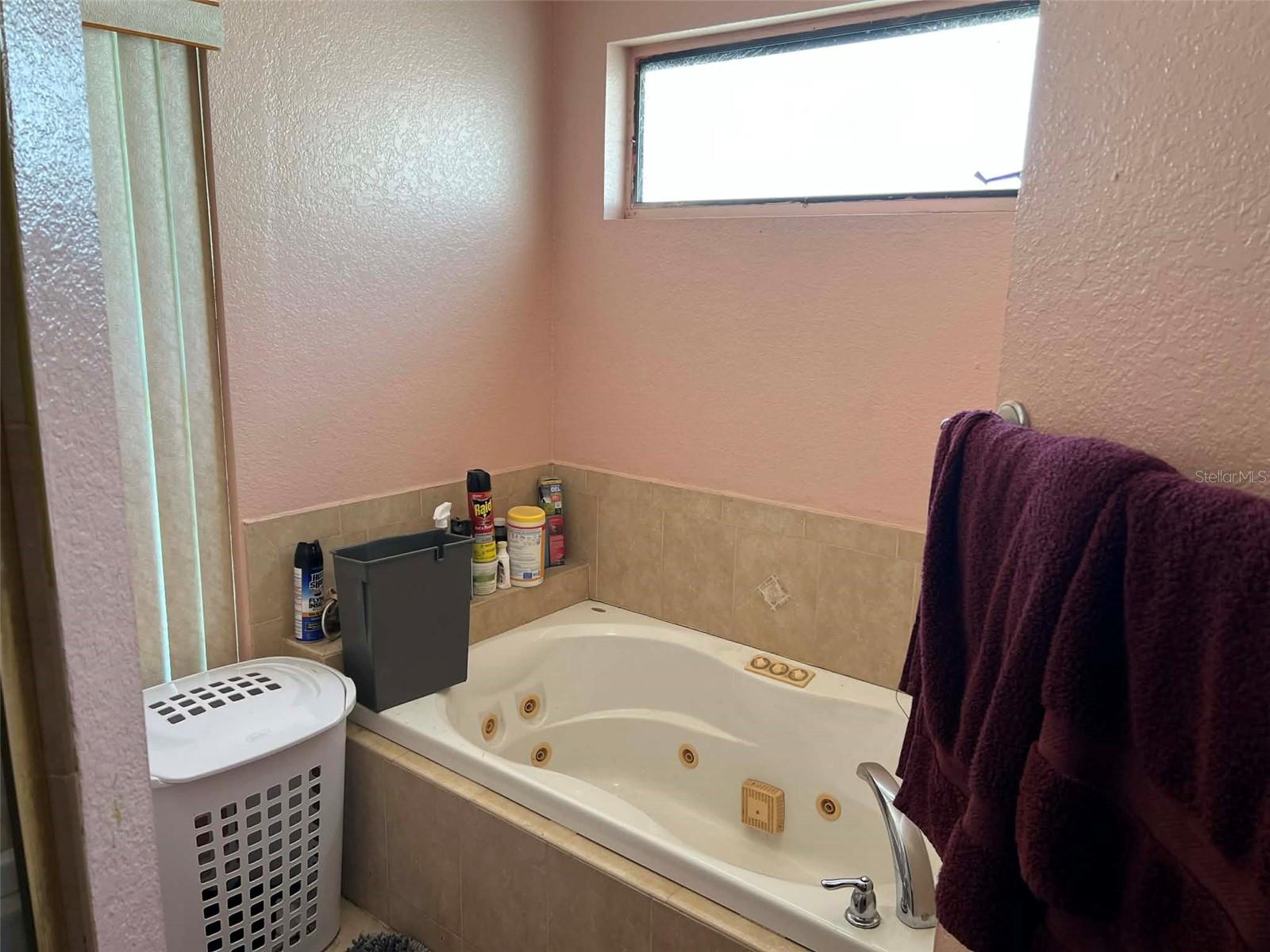 Image 11 of 17 For 123 Sunwood Court