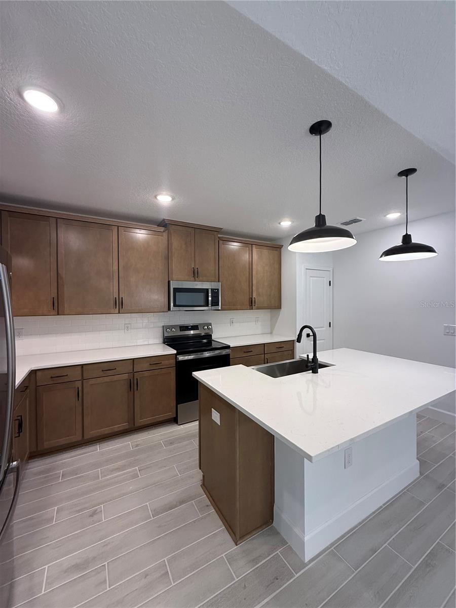 Image 10 of 21 For 16691 39th Terrace