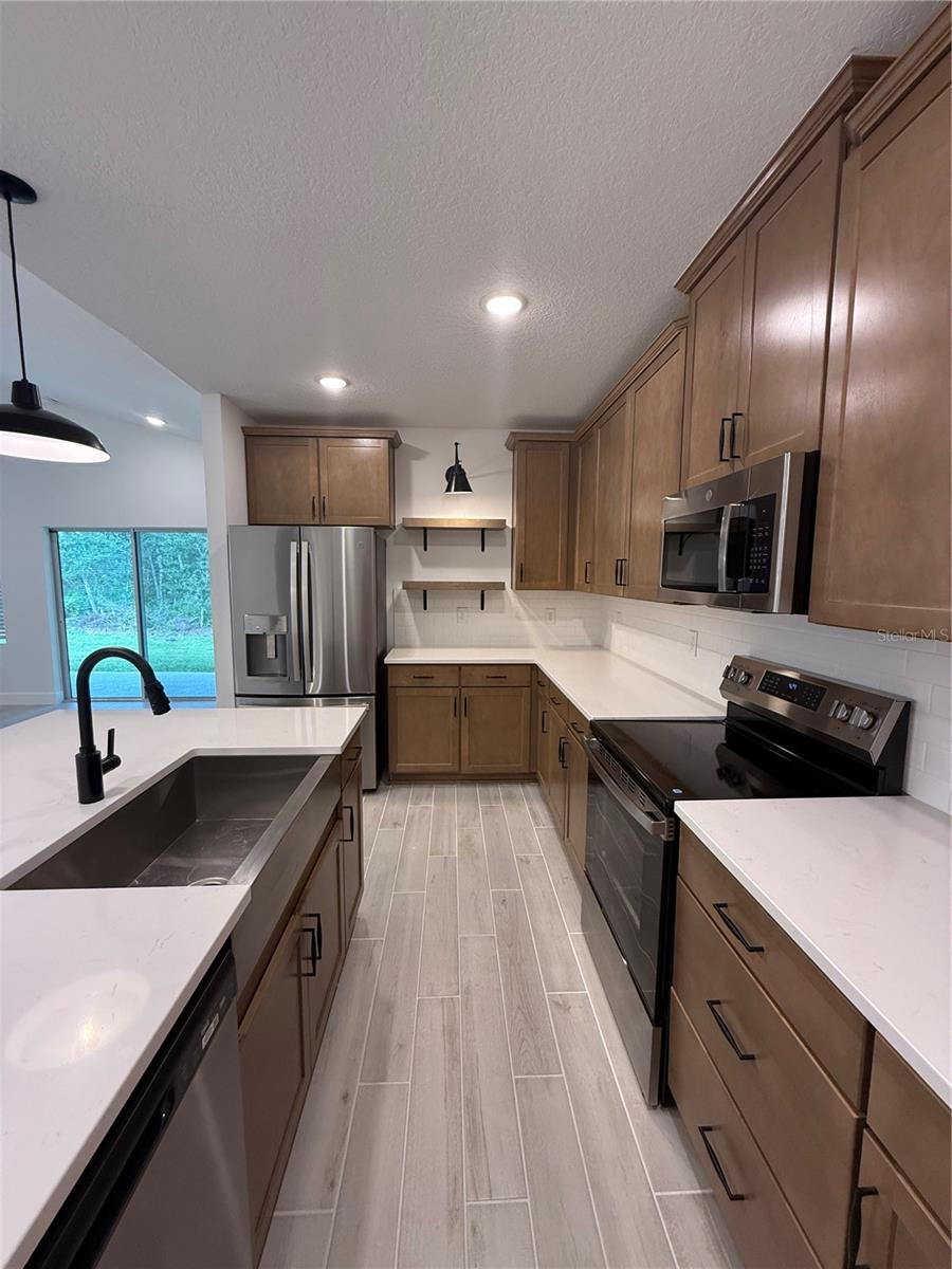 Image 8 of 21 For 16691 39th Terrace