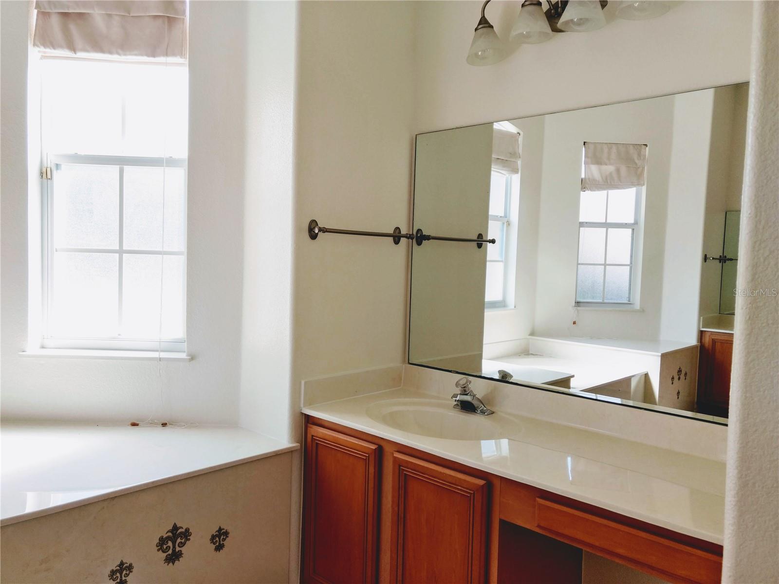 Image 23 of 31 For 12319 Shadowbrook Lane