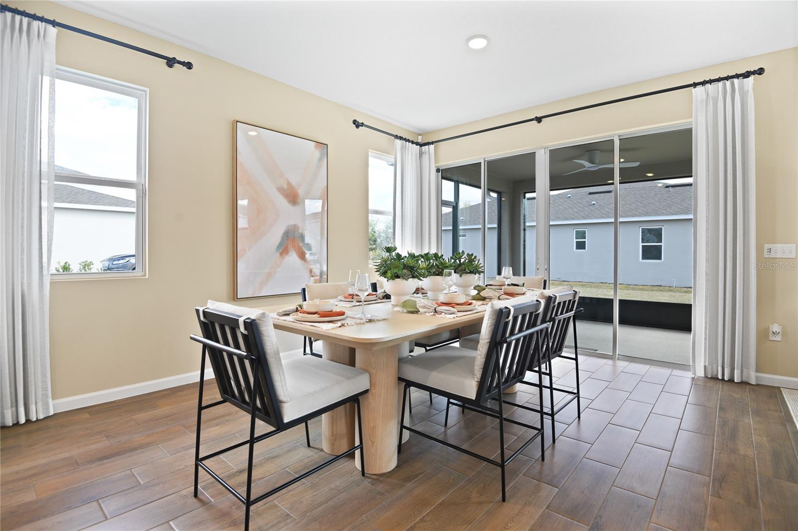 Image 6 of 18 For 2526 29th Lane E