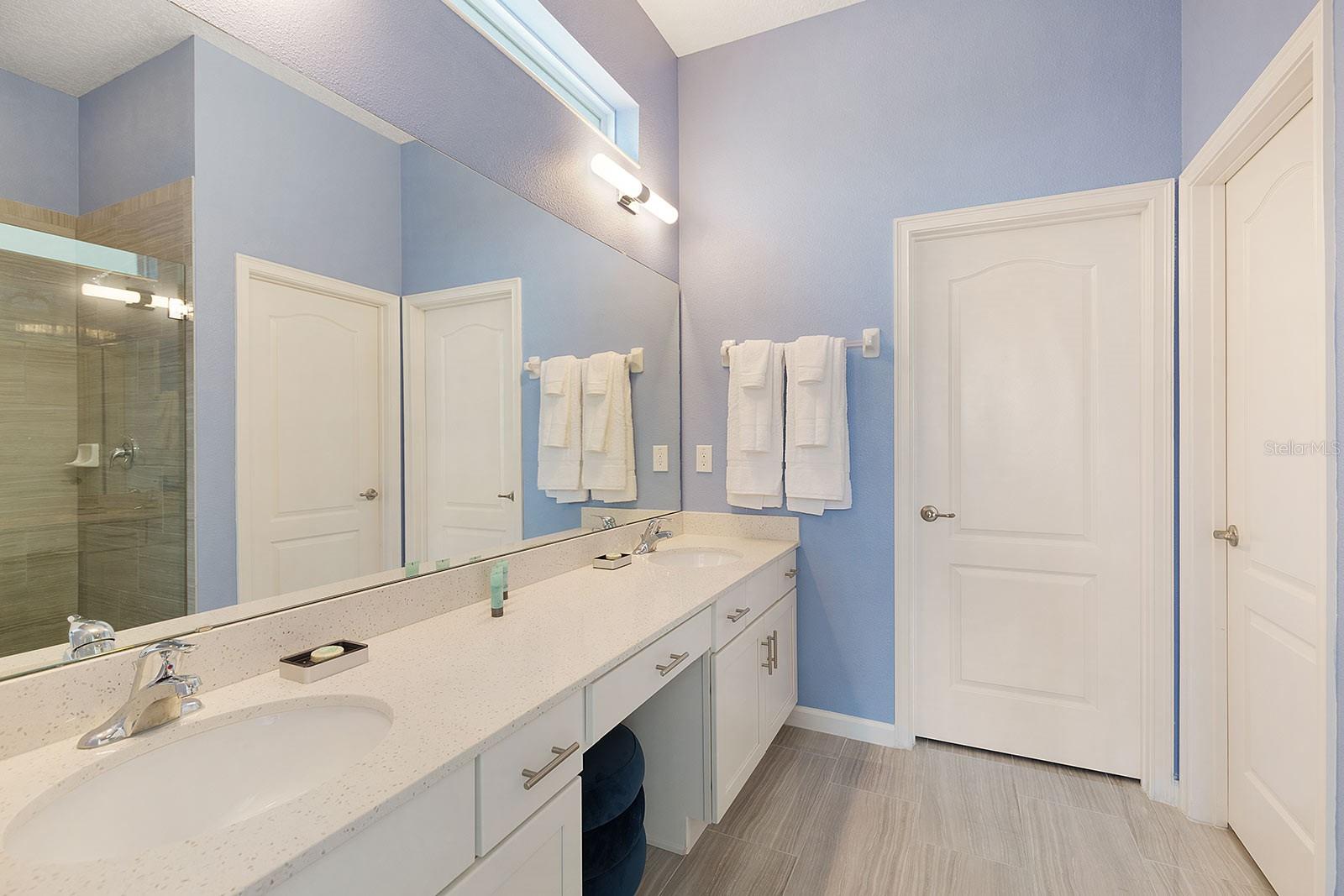 Image 15 of 34 For 8013 Oak Shadow Court