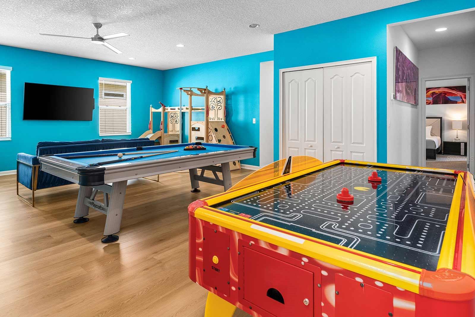 Image 31 of 34 For 8013 Oak Shadow Court