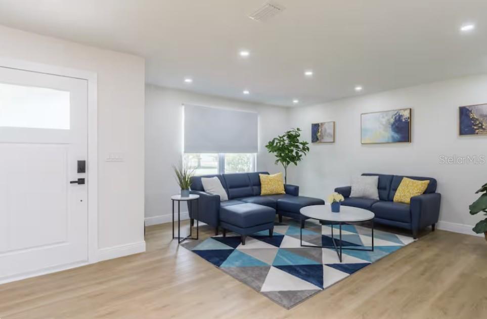 Image 3 of 35 For 8622 Baylor Circle