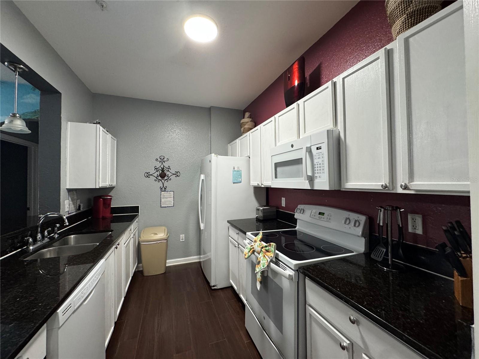 Image 2 of 18 For 2821 Almaton Loop 205