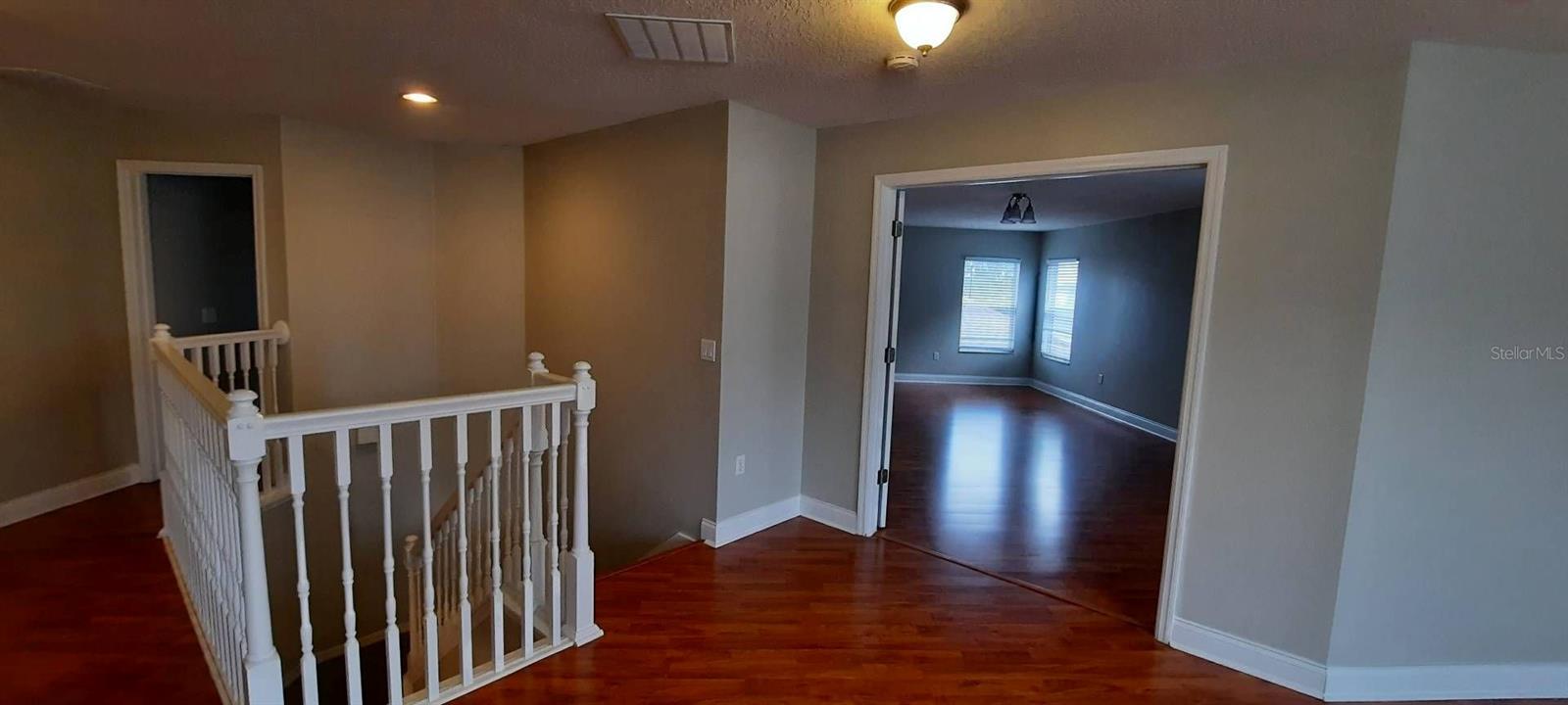 Image 16 of 25 For 12827 Oulton Circle