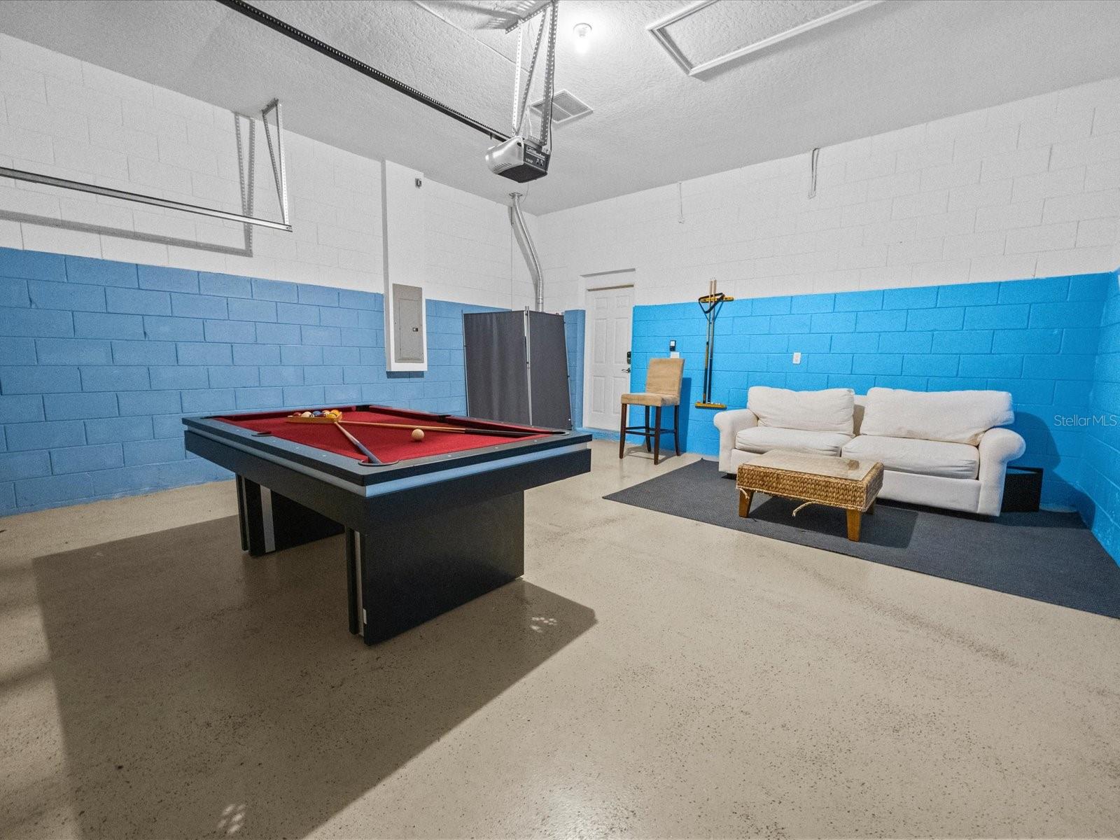 Image 32 of 44 For 1229 Molona Street