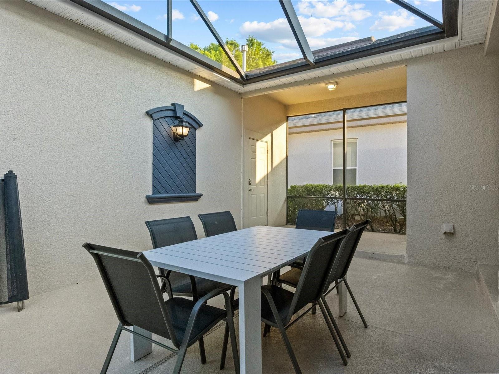 Image 39 of 44 For 1229 Molona Street
