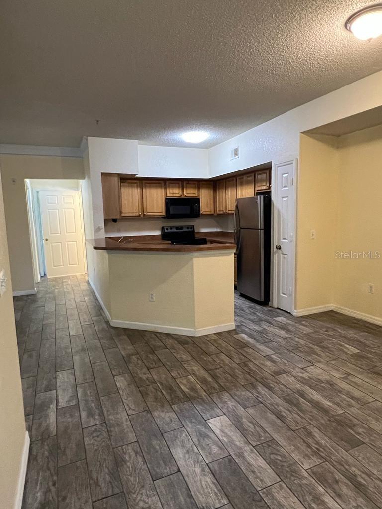 Image 6 of 12 For 13025 Mulberry Park Drive 311