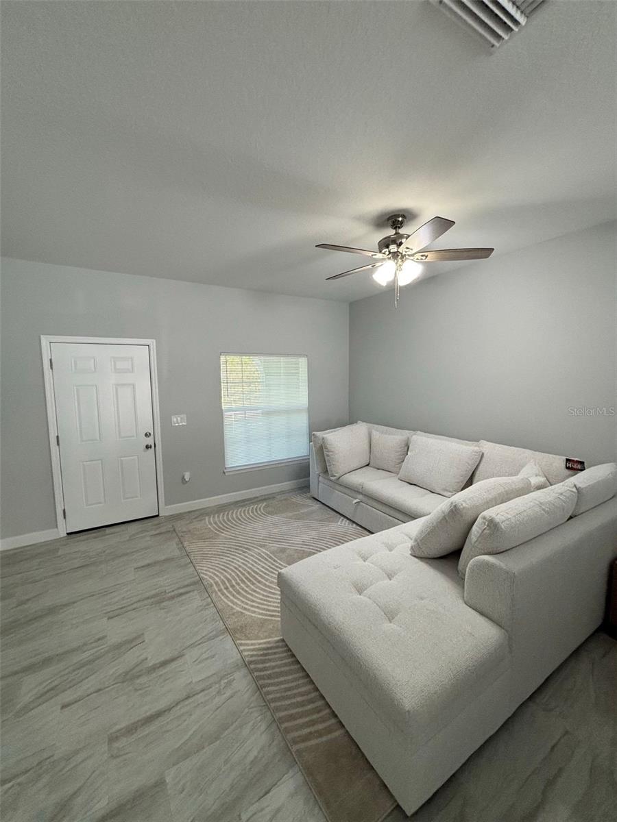 Image 2 of 13 For 336 Caen Court B