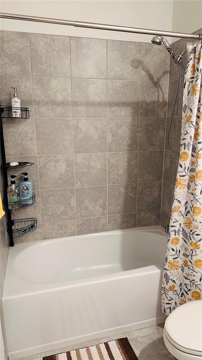 Image 14 of 29 For 4260 Pebbles Throw Drive