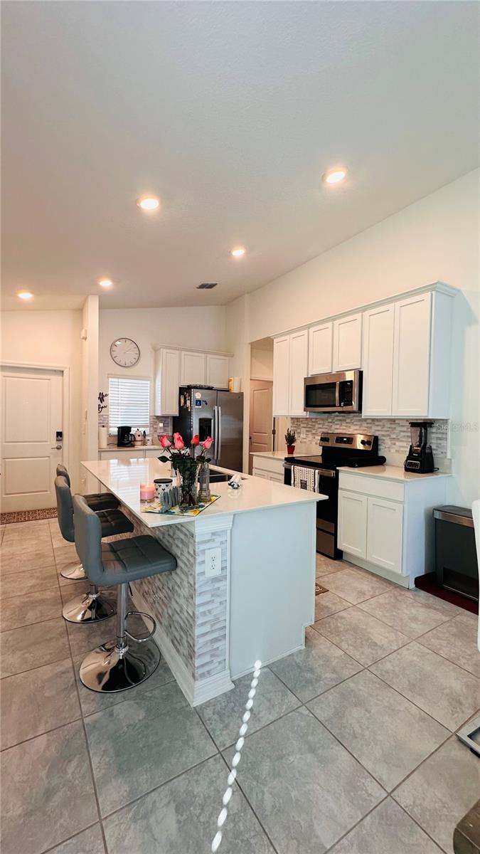 Image 4 of 29 For 4260 Pebbles Throw Drive