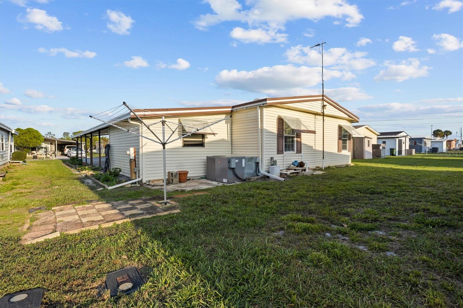 Image 27 of 44 For 6775 Brentwood Drive Ne