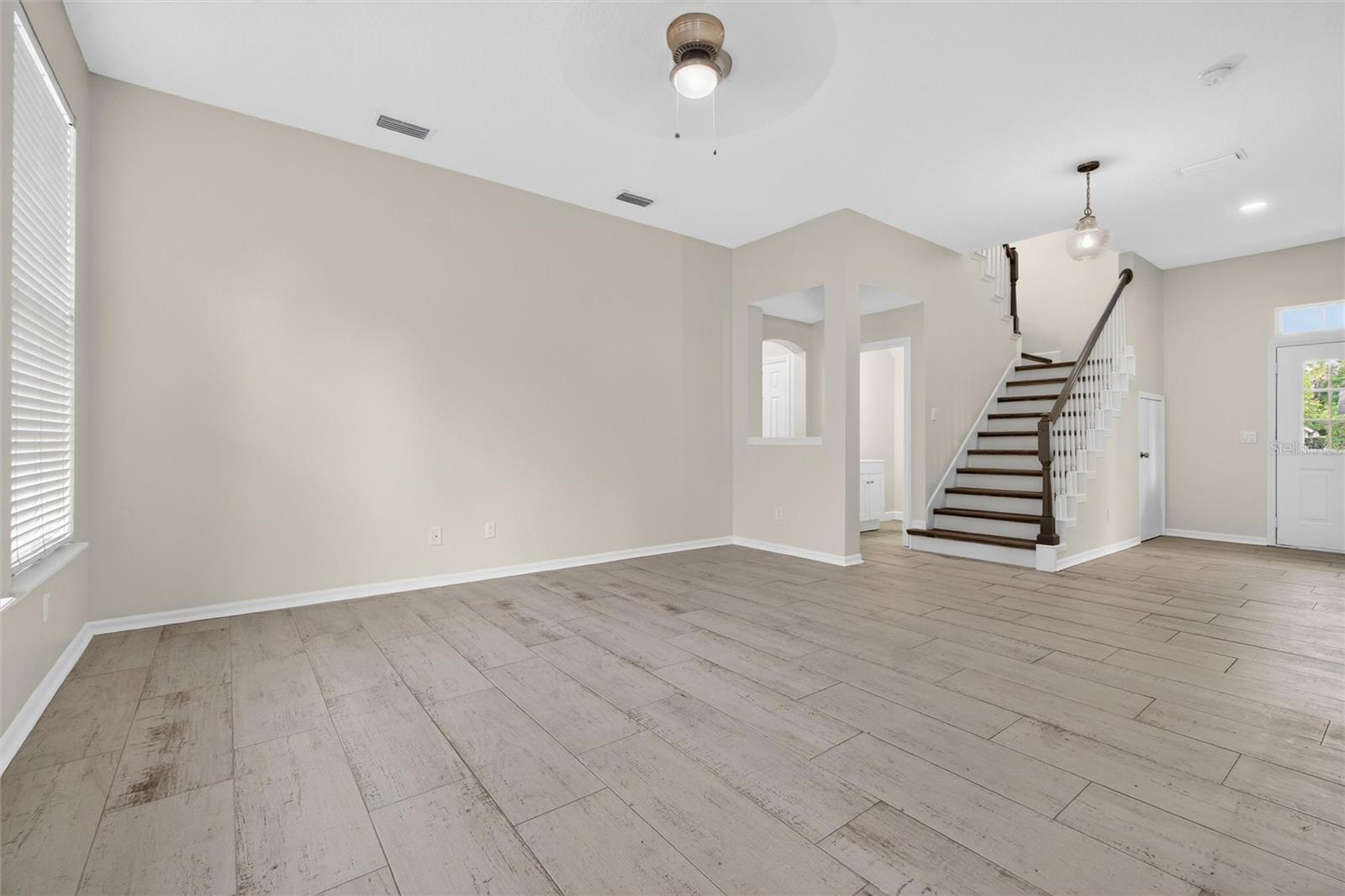 Image 14 of 63 For 105 Grace Avenue