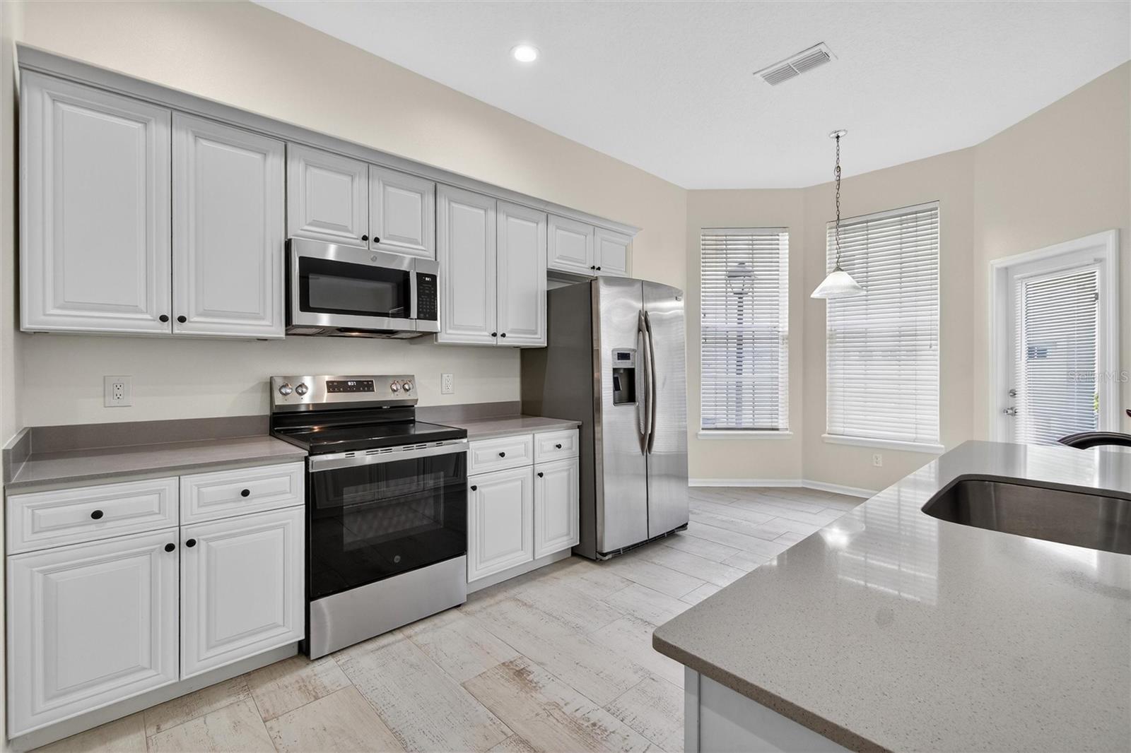 Image 17 of 63 For 105 Grace Avenue