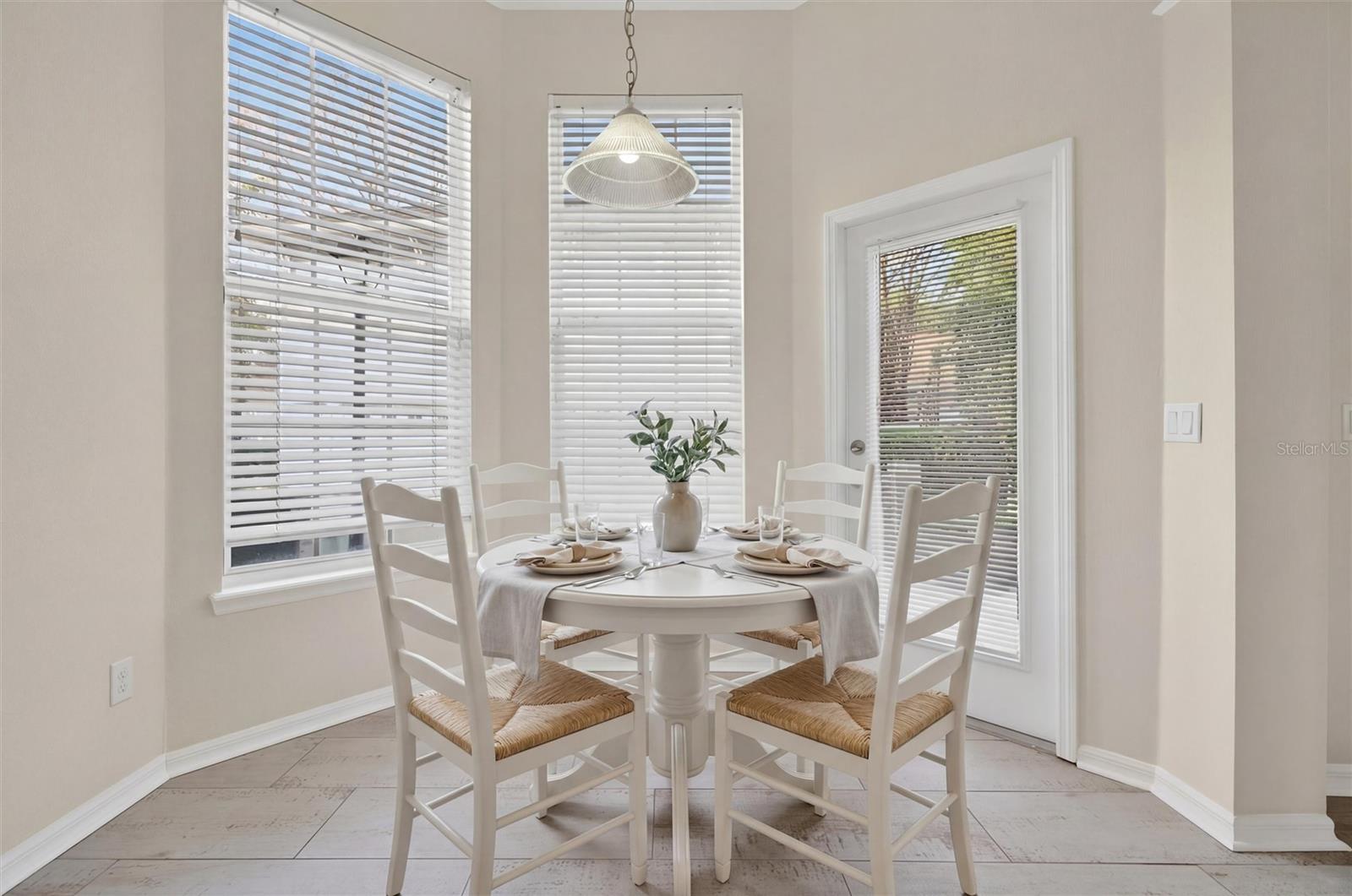 Image 19 of 63 For 105 Grace Avenue