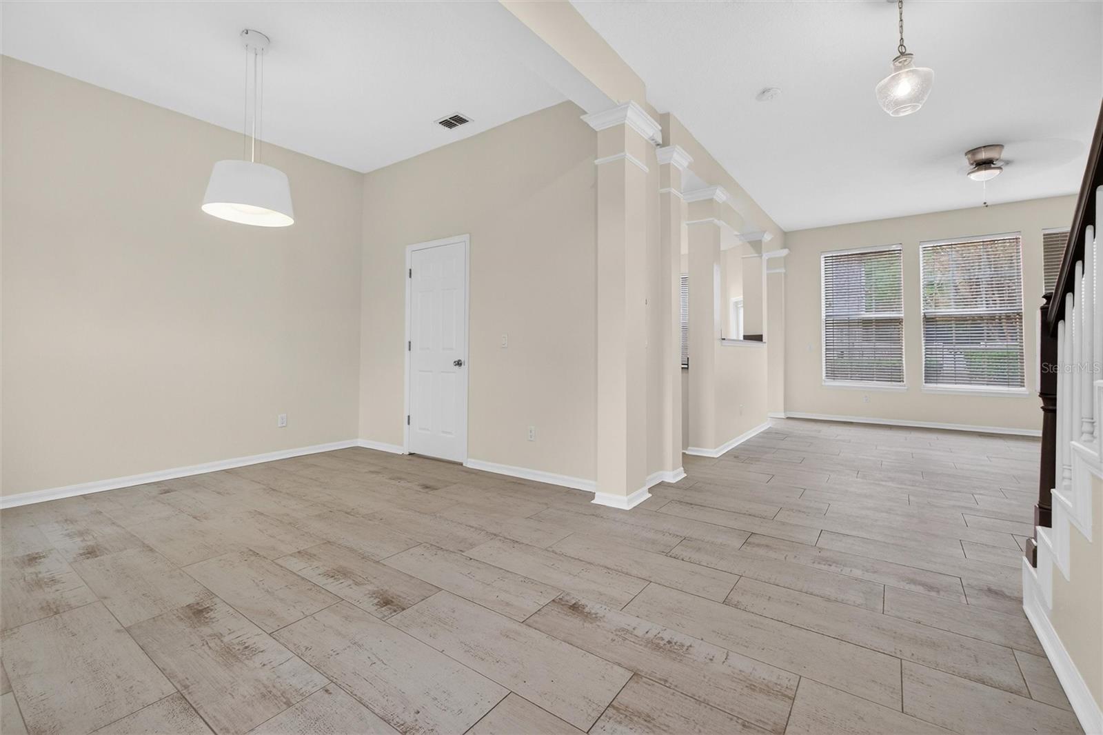 Image 4 of 63 For 105 Grace Avenue