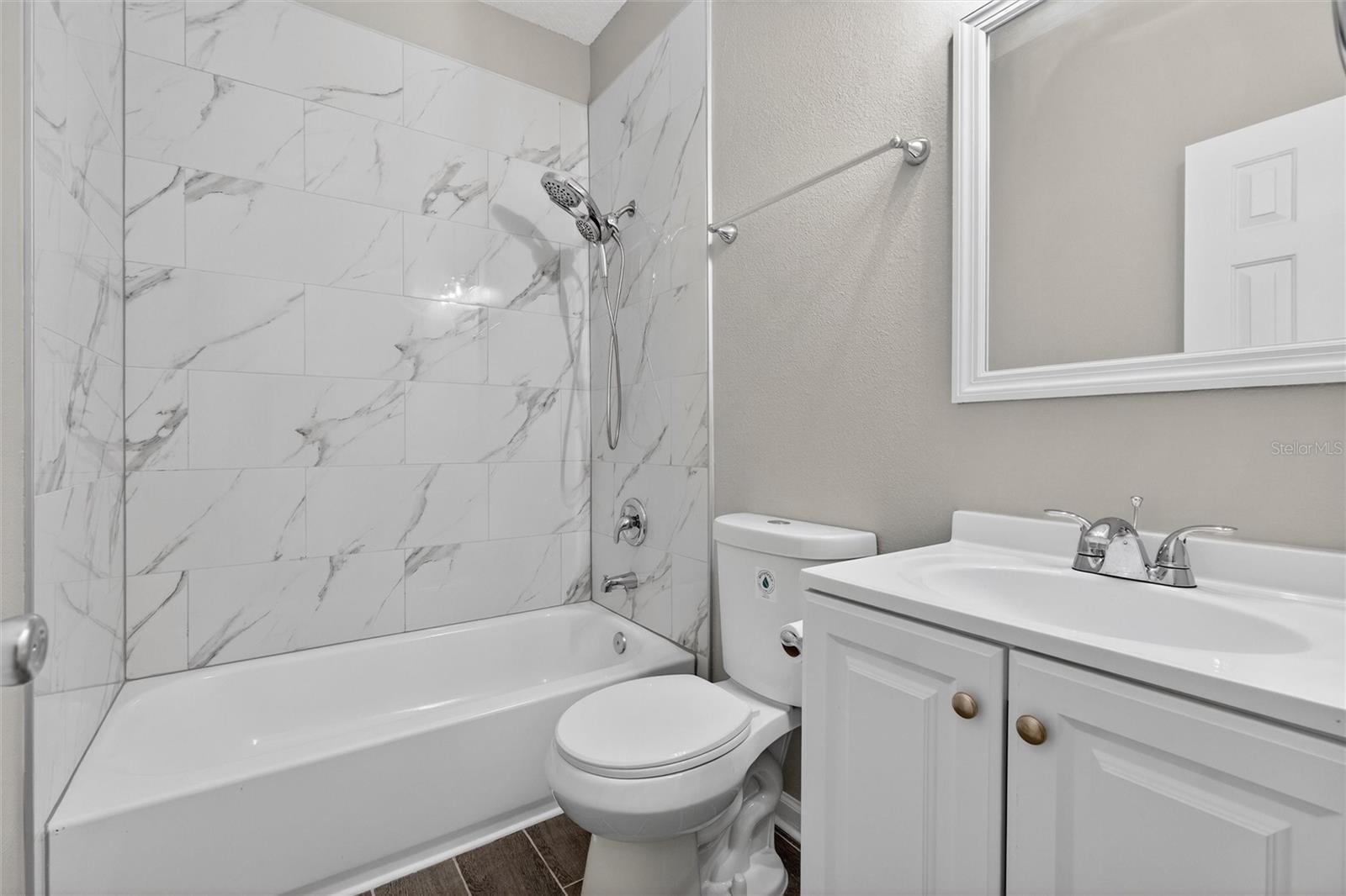 Image 42 of 63 For 105 Grace Avenue