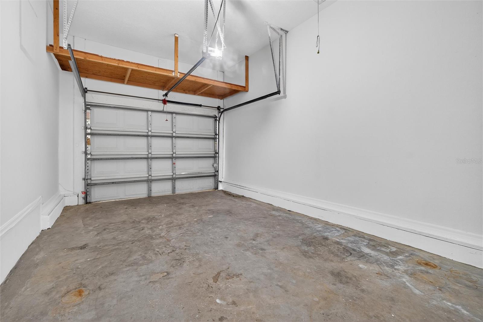 Image 43 of 63 For 105 Grace Avenue