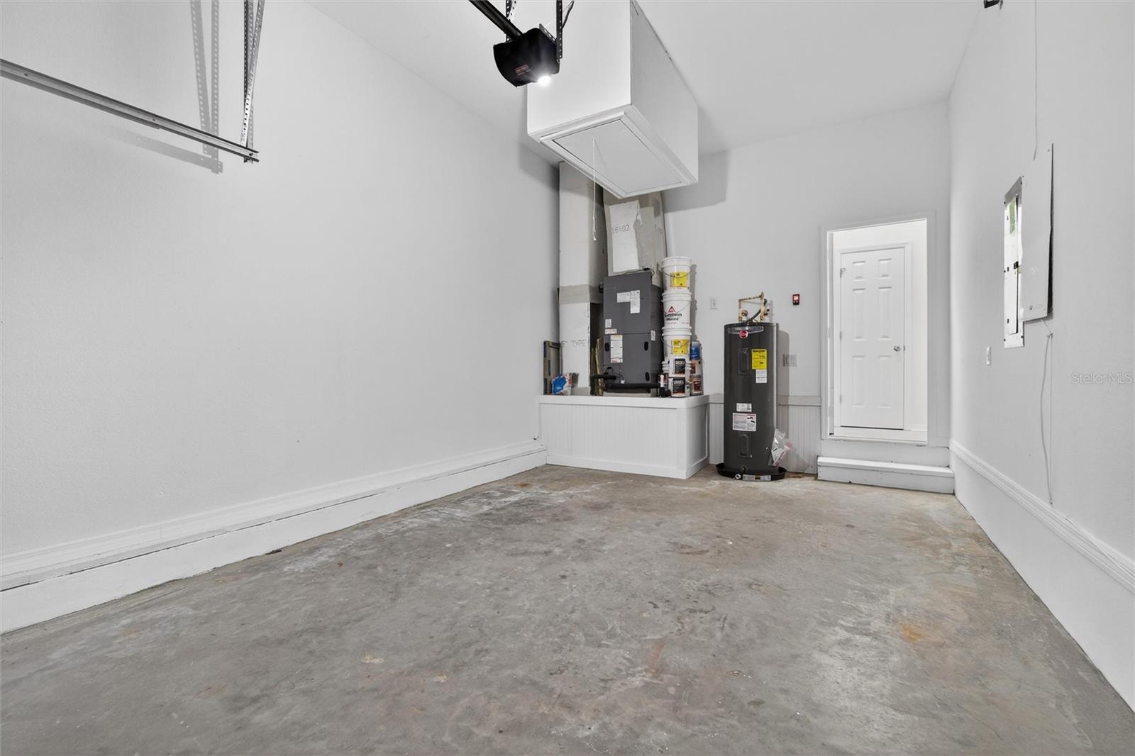 Image 44 of 63 For 105 Grace Avenue