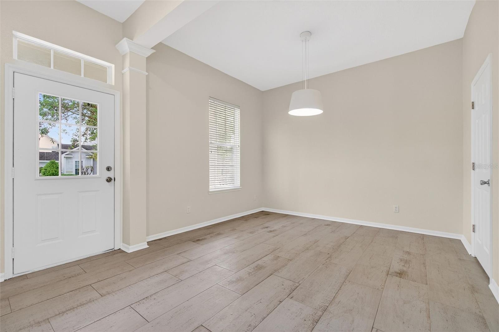 Image 5 of 63 For 105 Grace Avenue