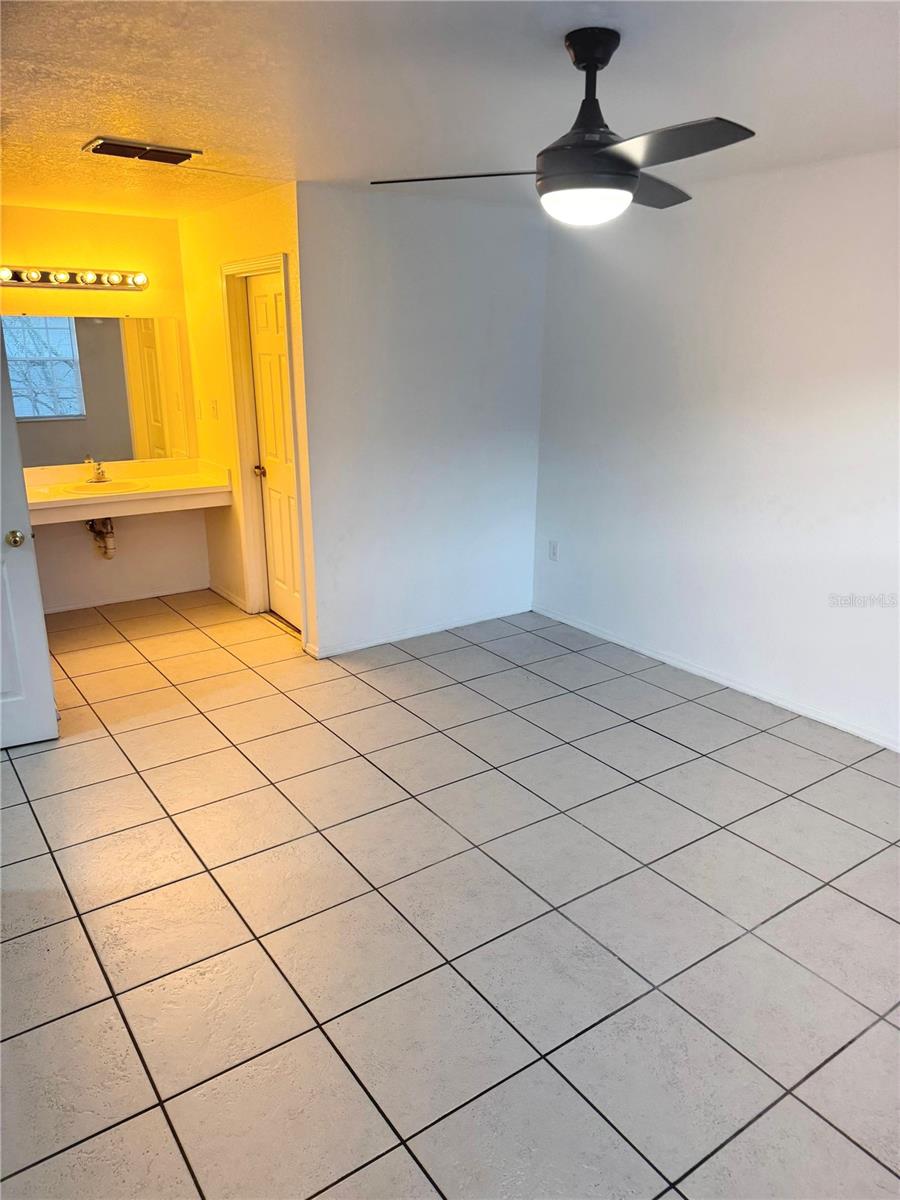 Image 4 of 13 For 2346 Prime Circle B