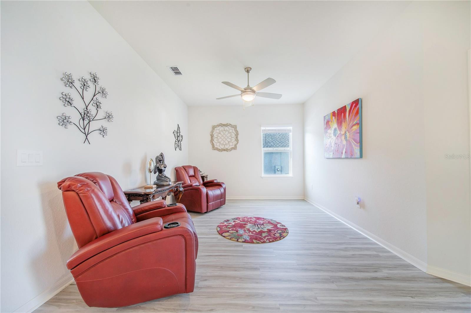 Image 23 of 48 For 1096 Sandpiper Loop