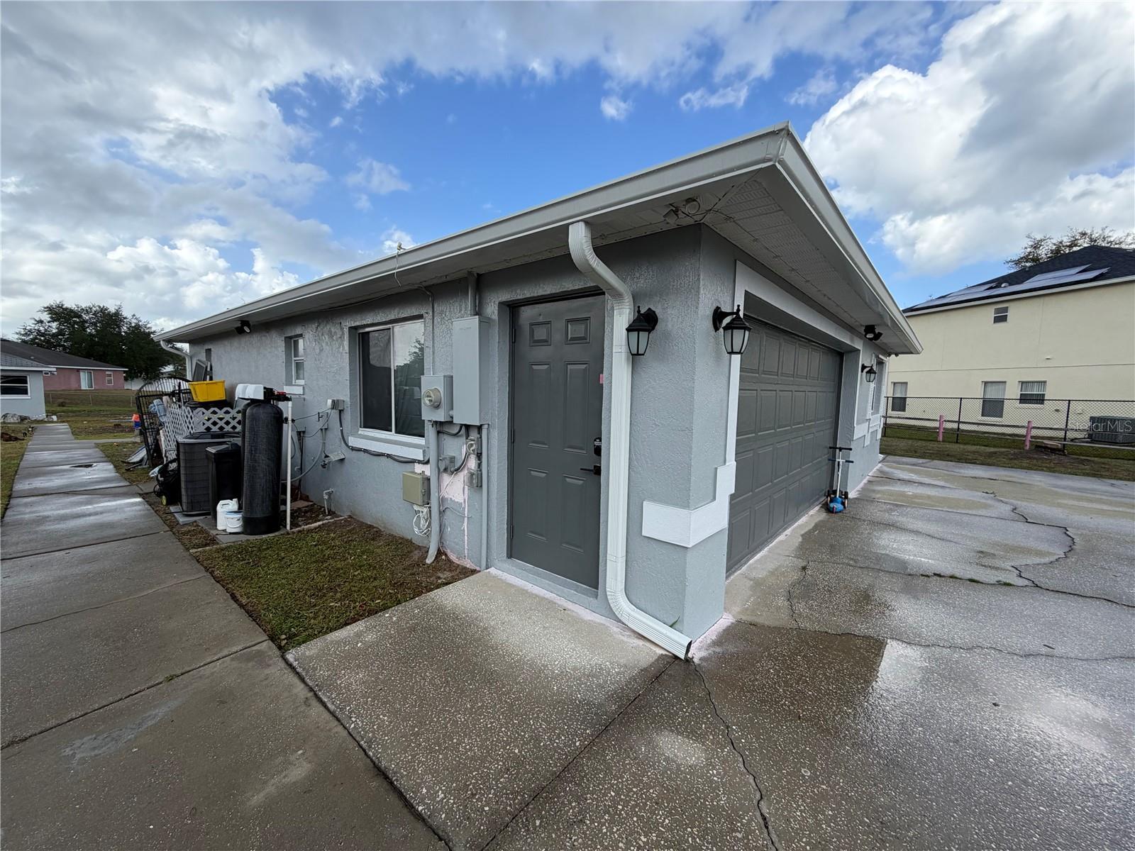 Image 2 of 25 For 305 Michigan Place