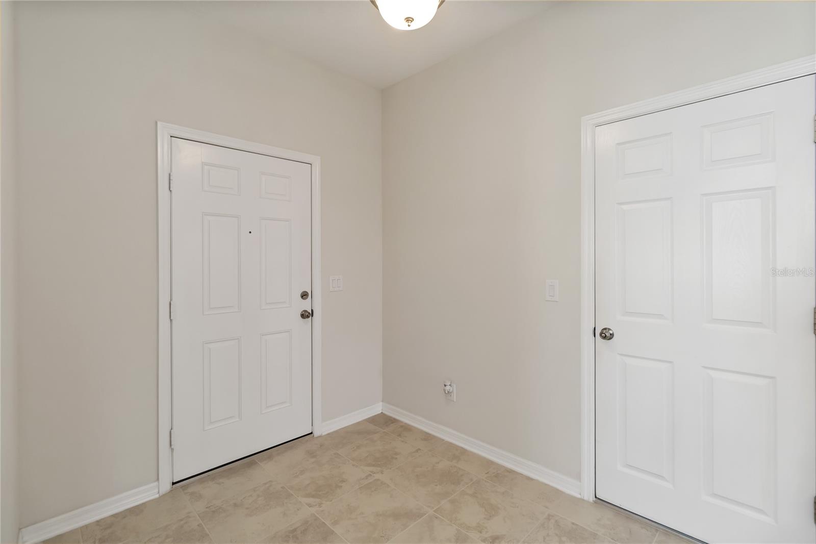 Image 11 of 37 For 1651 Chatsworth Circle