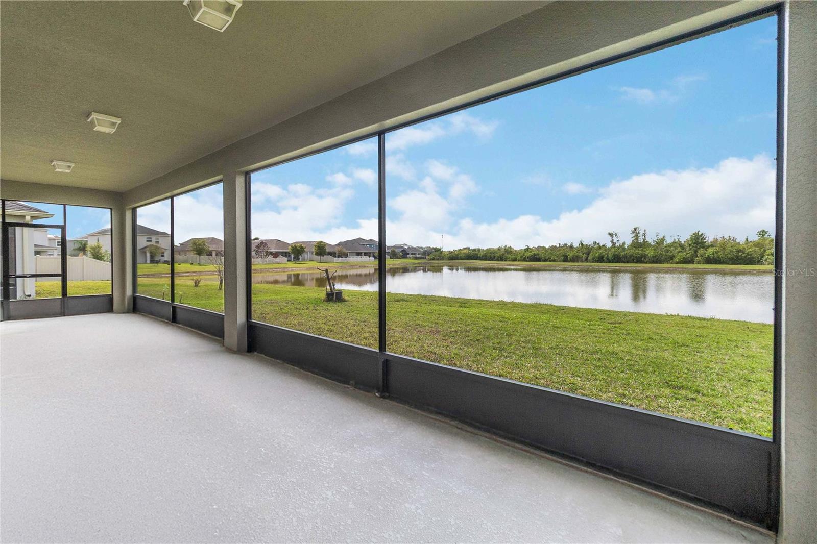 Image 23 of 37 For 1651 Chatsworth Circle